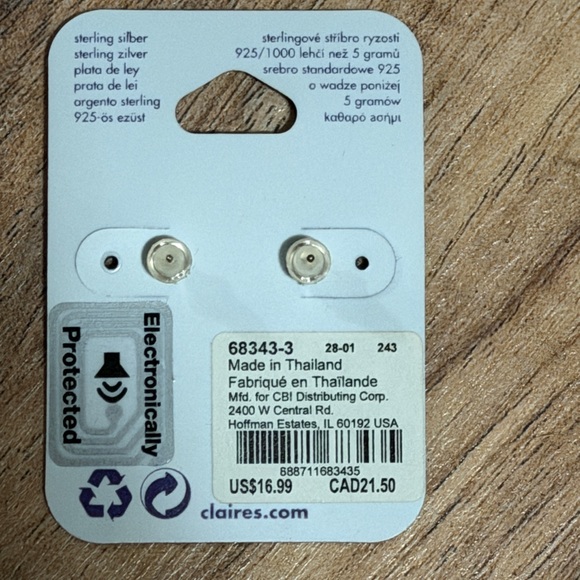 Claire's Sparkling Green Dinosaur sterling silver Earrings. NWT. - Picture 4 of 4